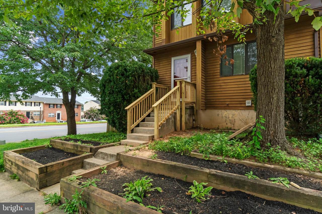 15 Gloucester Court - Photo 1