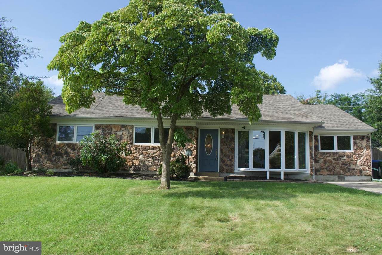 212 Kingsley Road - Photo 1