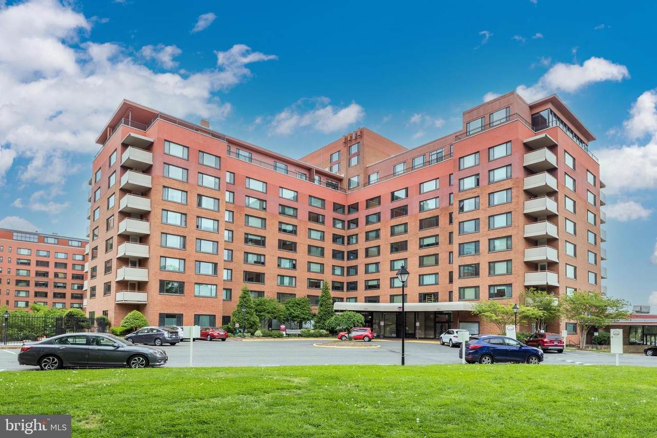 1011 Arlington Boulevard - Photo 1