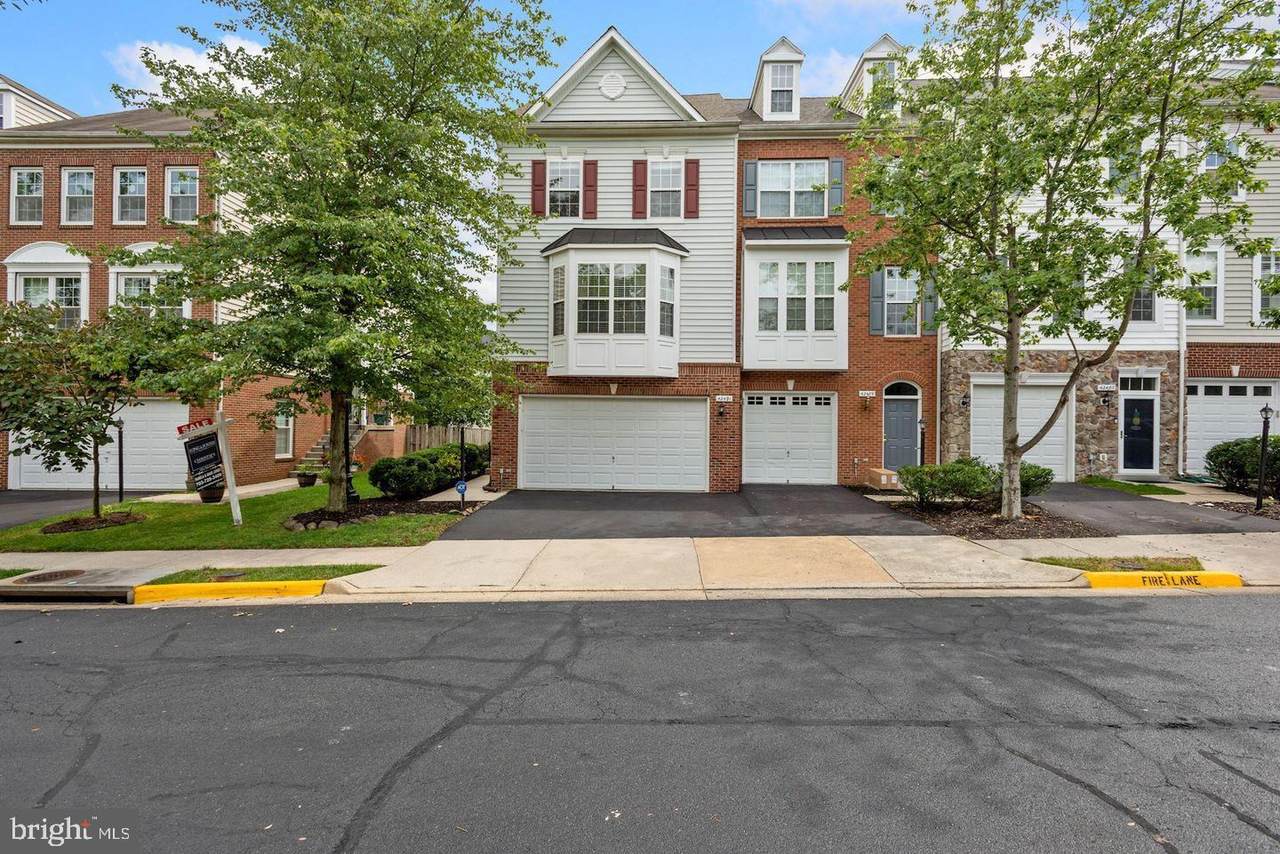 42491 Magellan Square - Photo 1