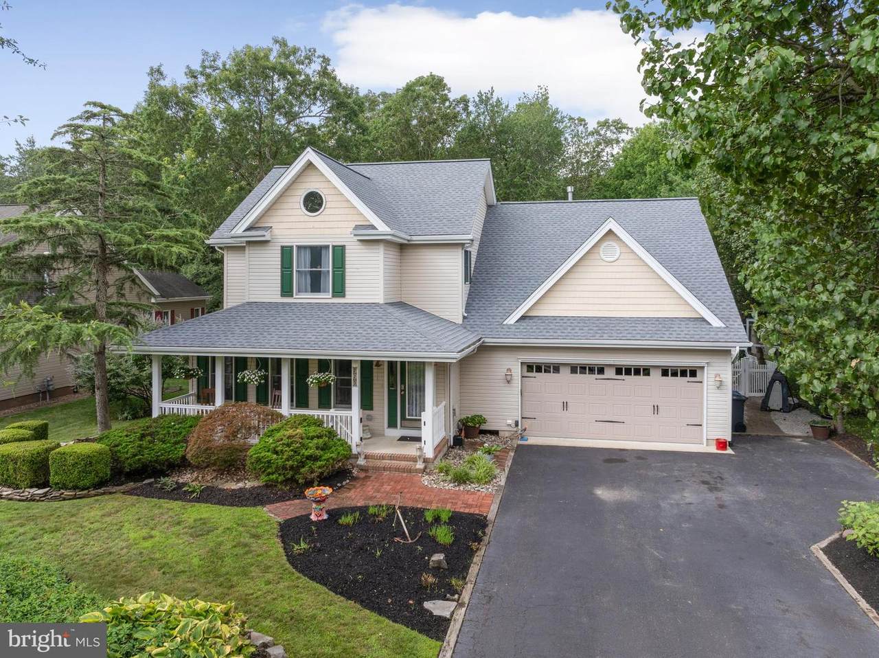 223 Hilliard Boulevard - Photo 1