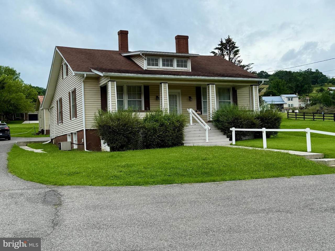 405 Main Street - Photo 1