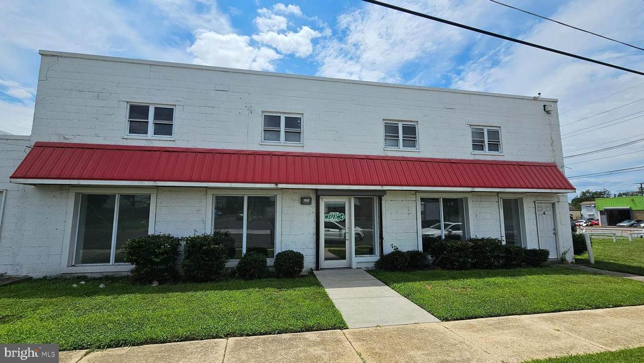 5910 Crescent Boulevard - Photo 1