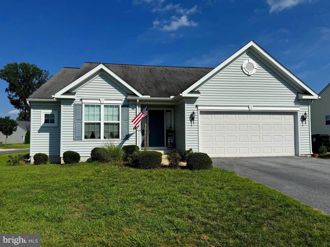 92 River Cliff Circle - Photo 1