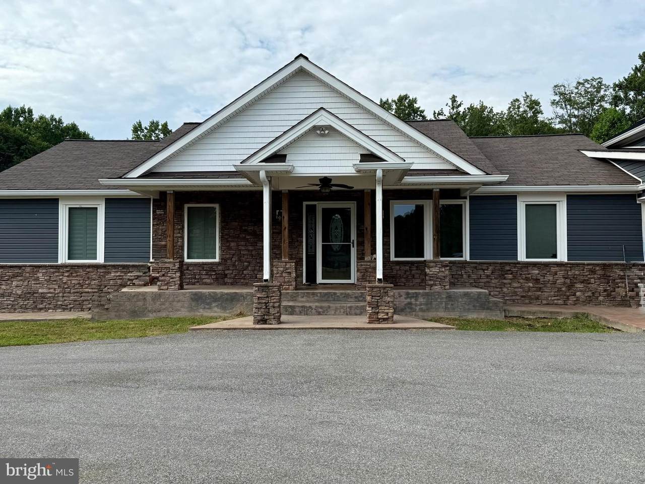 9450 Higdon Place - Photo 1