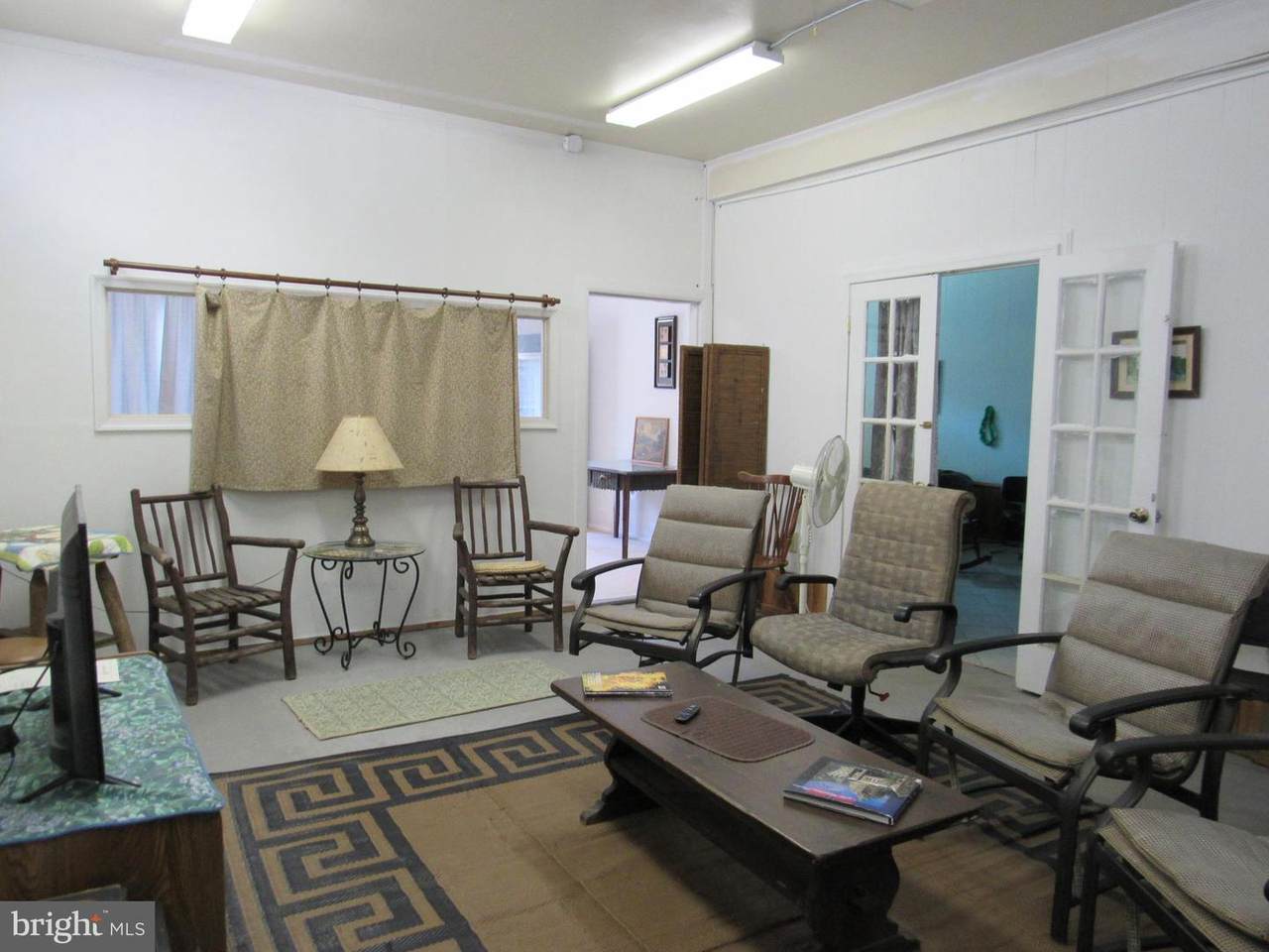 https://bt-photos.global.ssl.fastly.net/brightmls/1280_boomver_1_804042188644-2.jpg