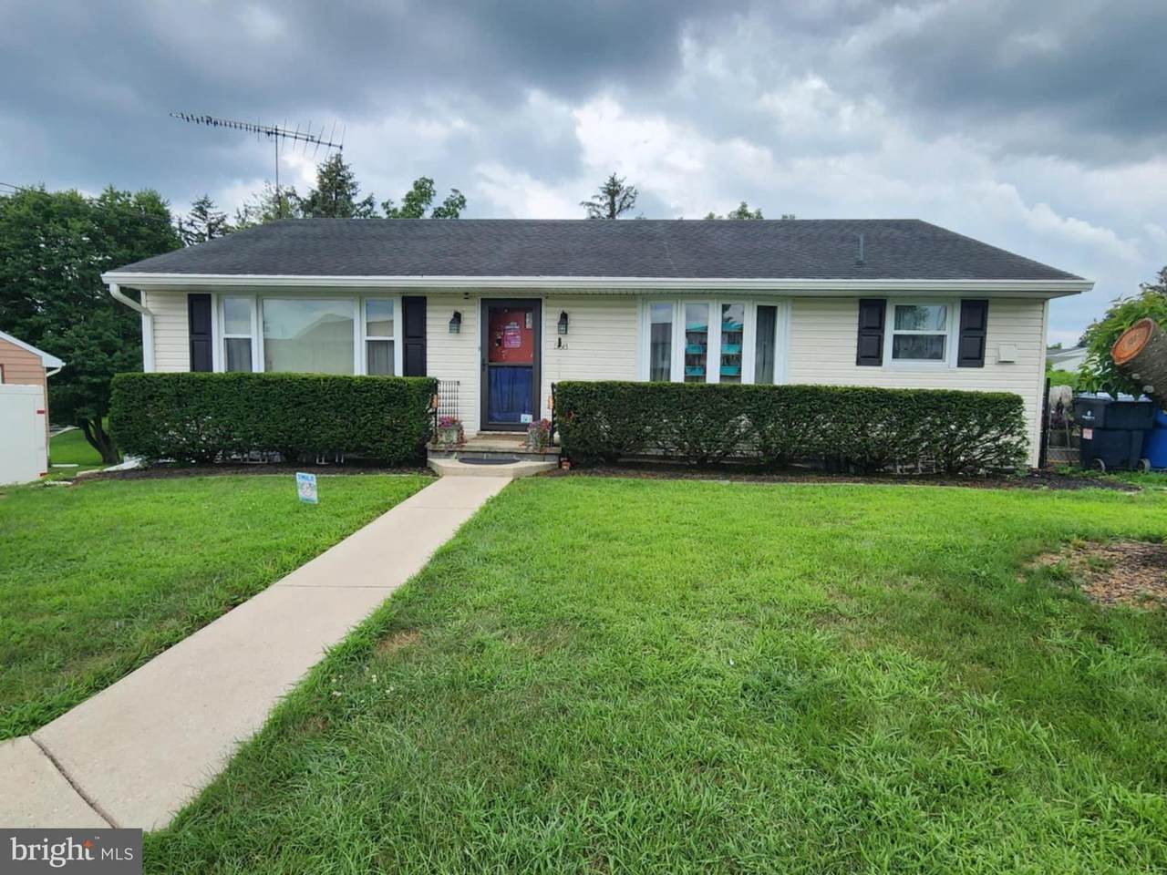 568 Hamilton Avenue - Photo 1