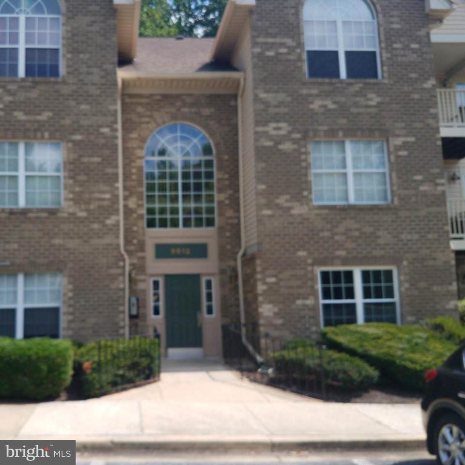 9812 Lake Pointe Court - Photo 1