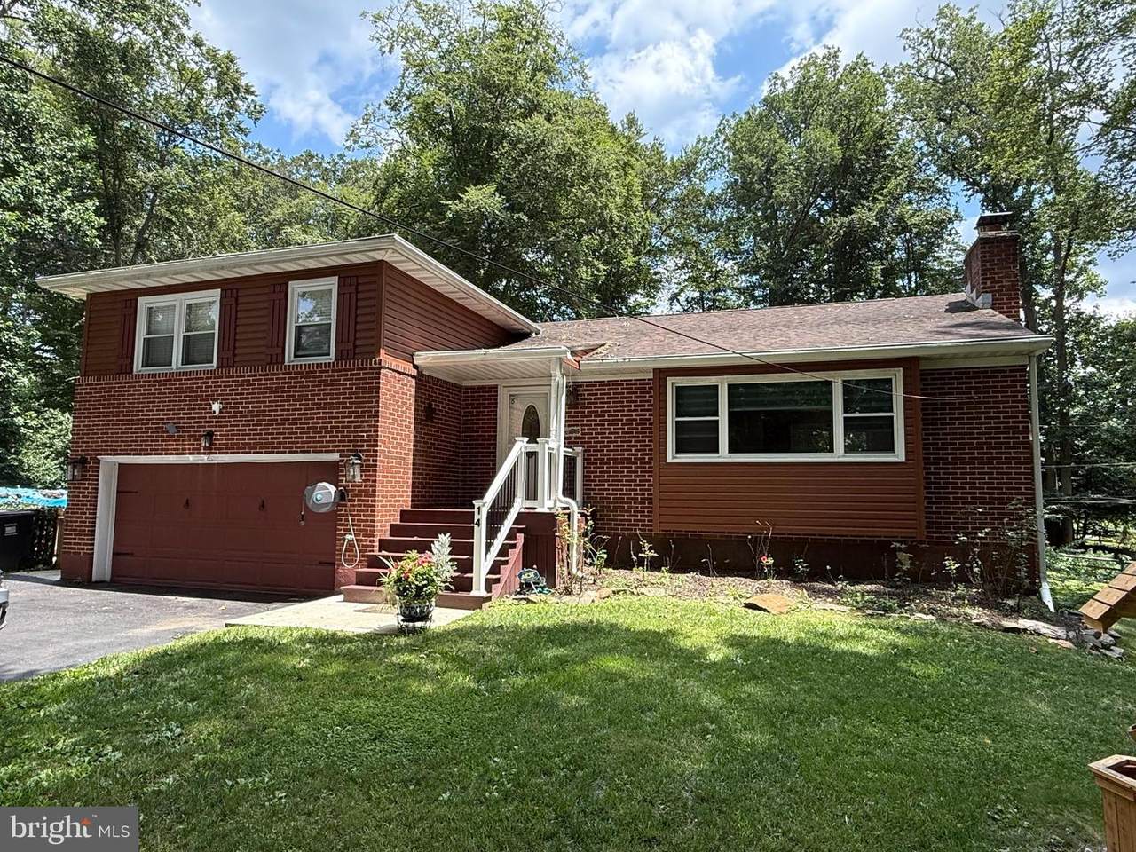 14 Parkway - Photo 1