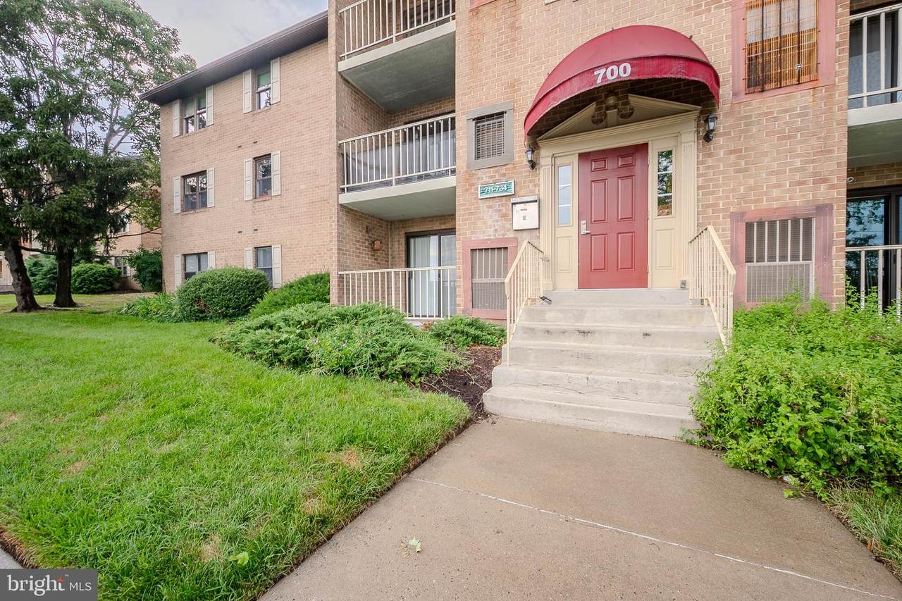 711 Governor Circle - Photo 1
