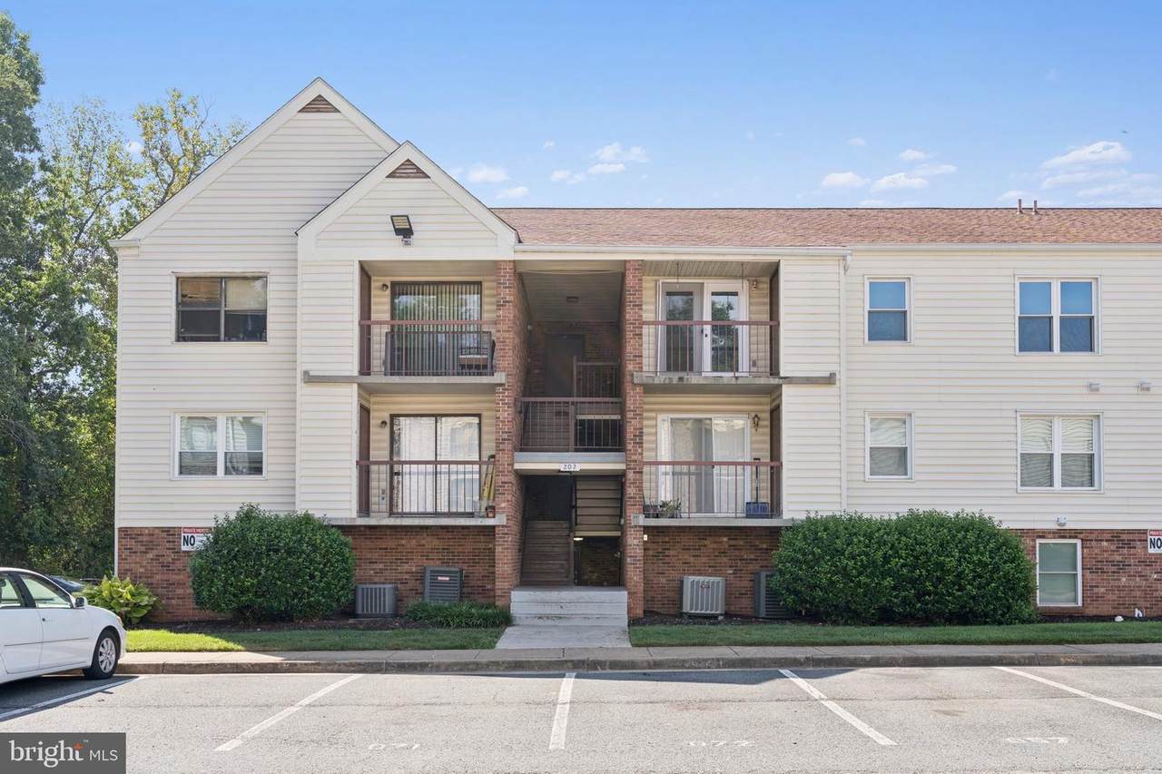 202 Chesterfield Lane - Photo 1