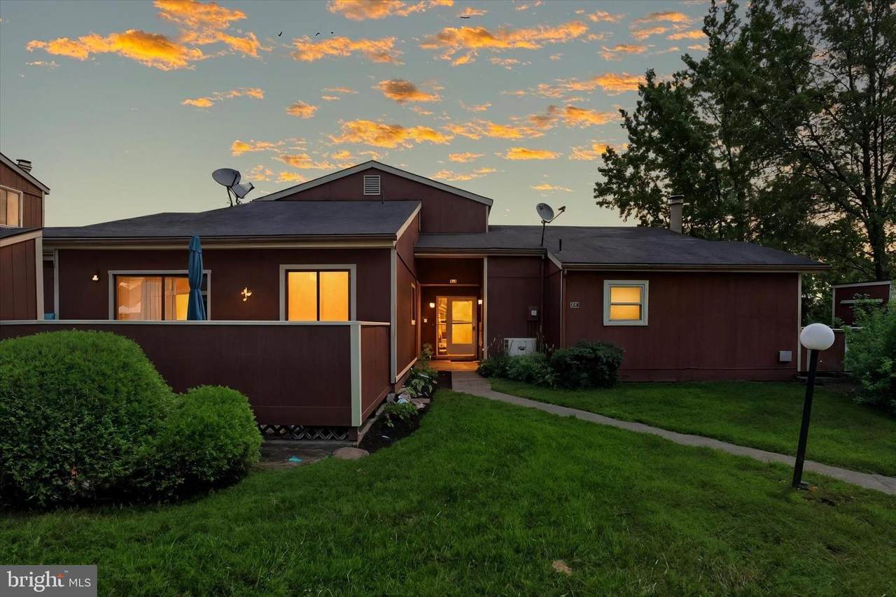 843 Louise Court - Photo 1