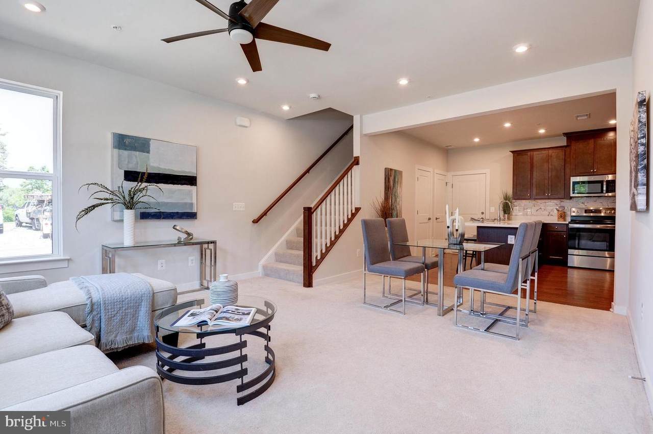 43792 Middleway Terrace - Photo 1