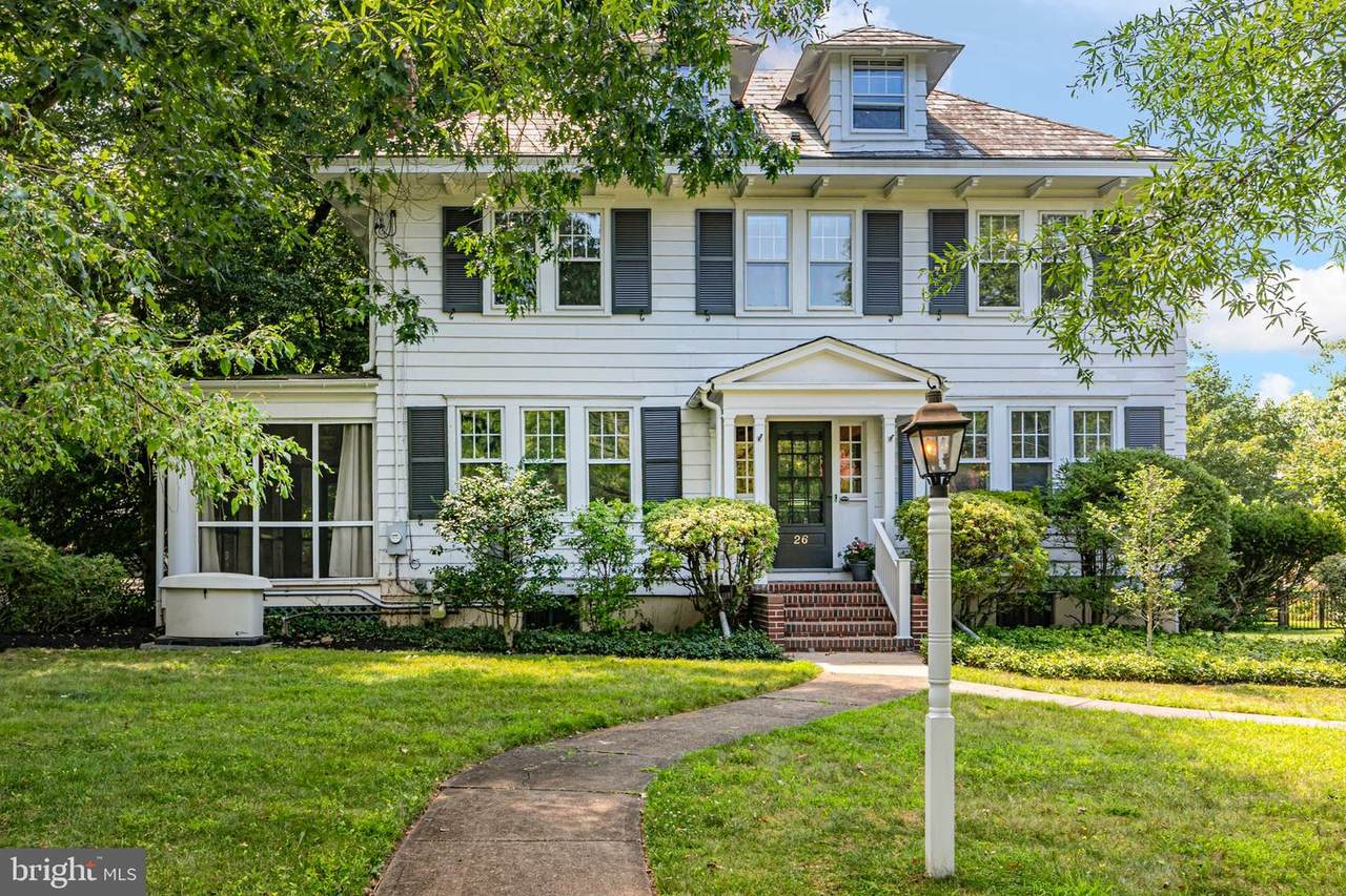 26 Eglantine Avenue - Photo 1