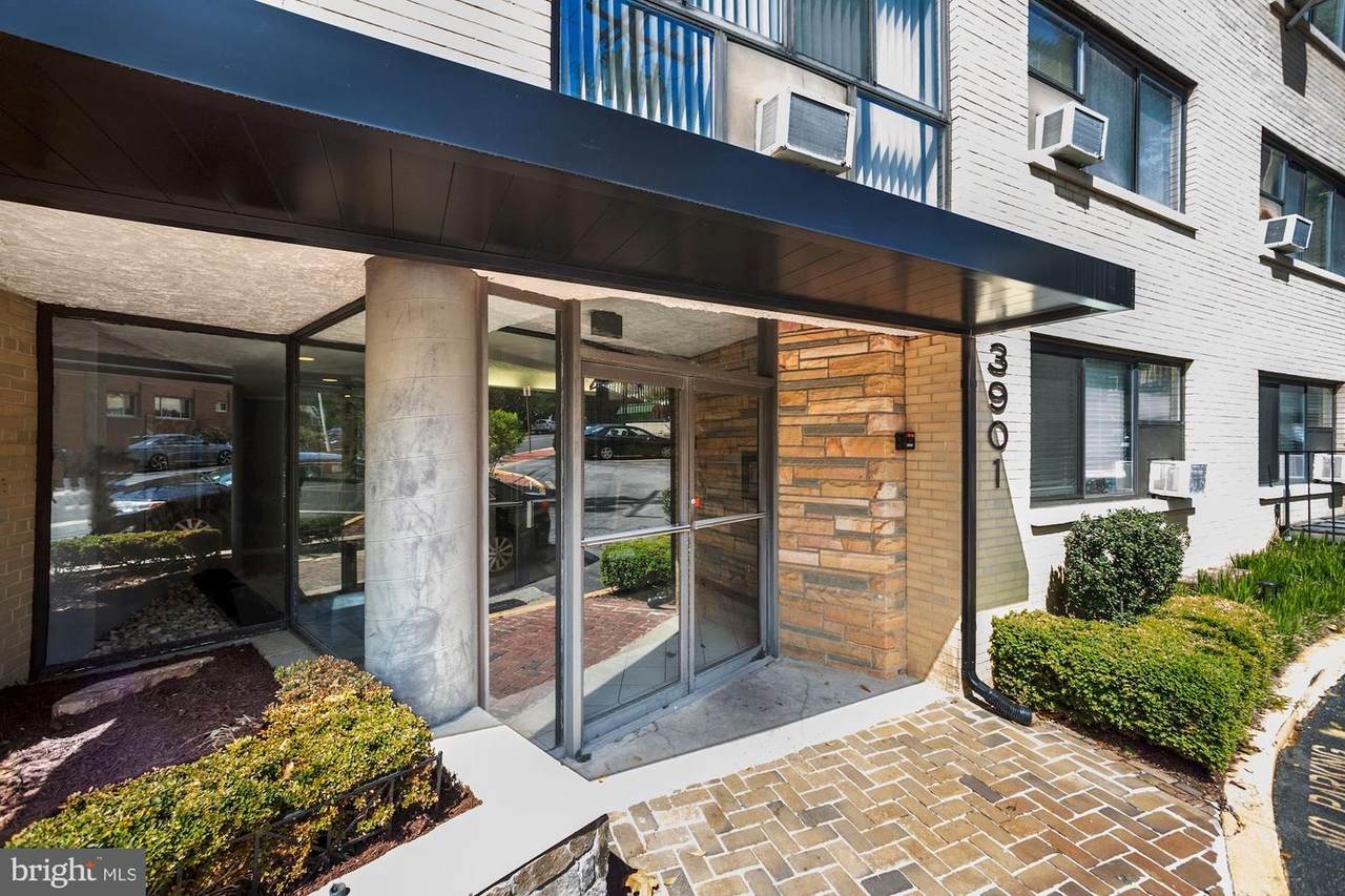 3901 Tunlaw Road - Photo 1