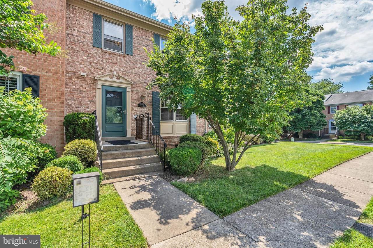 2827 Flagmaker Drive - Photo 1