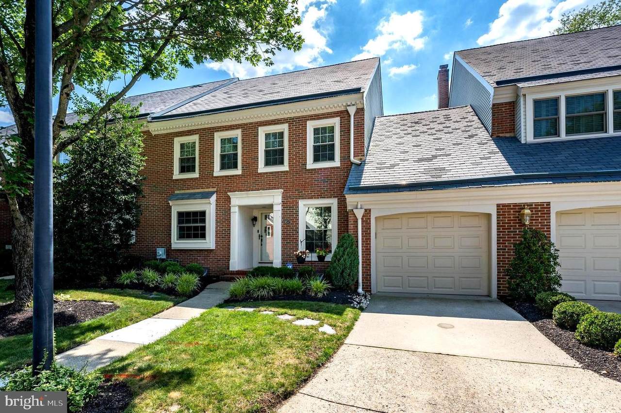 42 Foxwood Drive - Photo 1