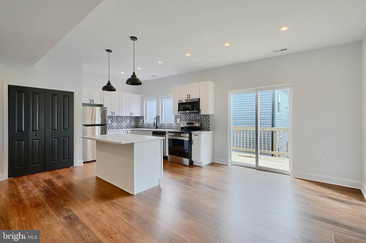 3860 Falls Road - Photo 1