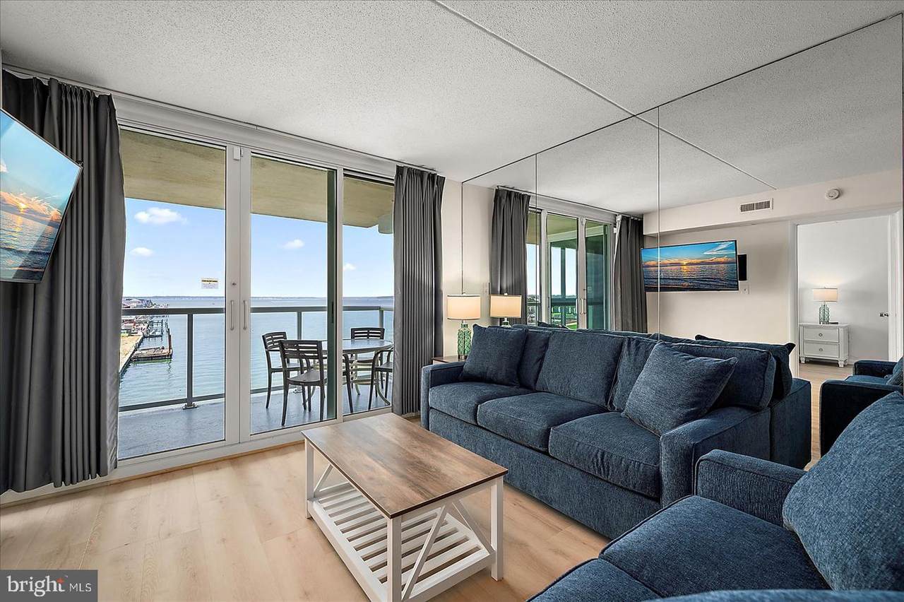 302 32ND Street - Photo 1