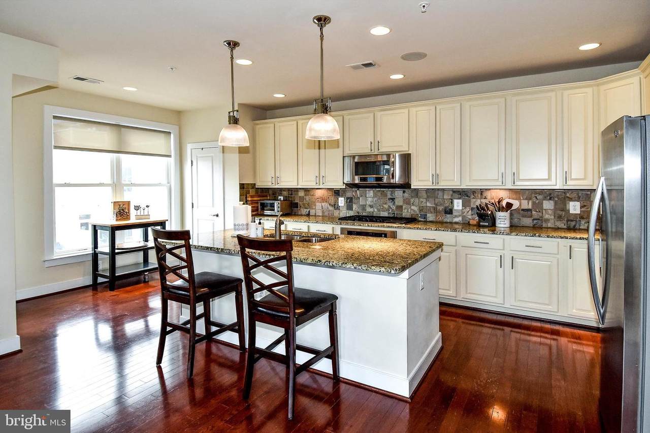 736 Mckenzie Avenue - Photo 1