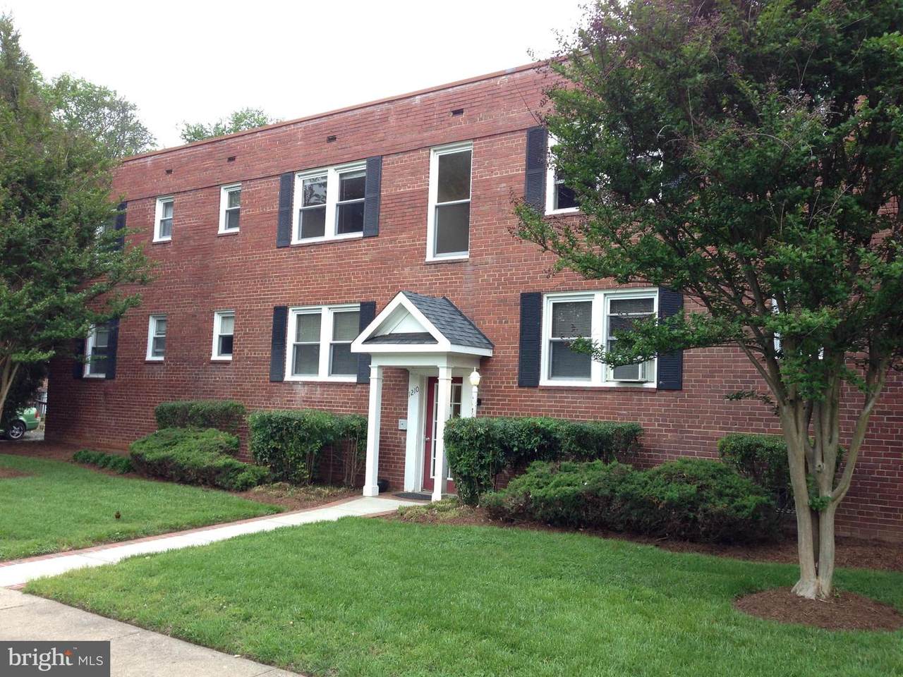 1210 Kenilworth Street - Photo 1