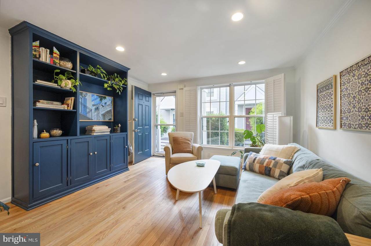 132 Glebe Road - Photo 1