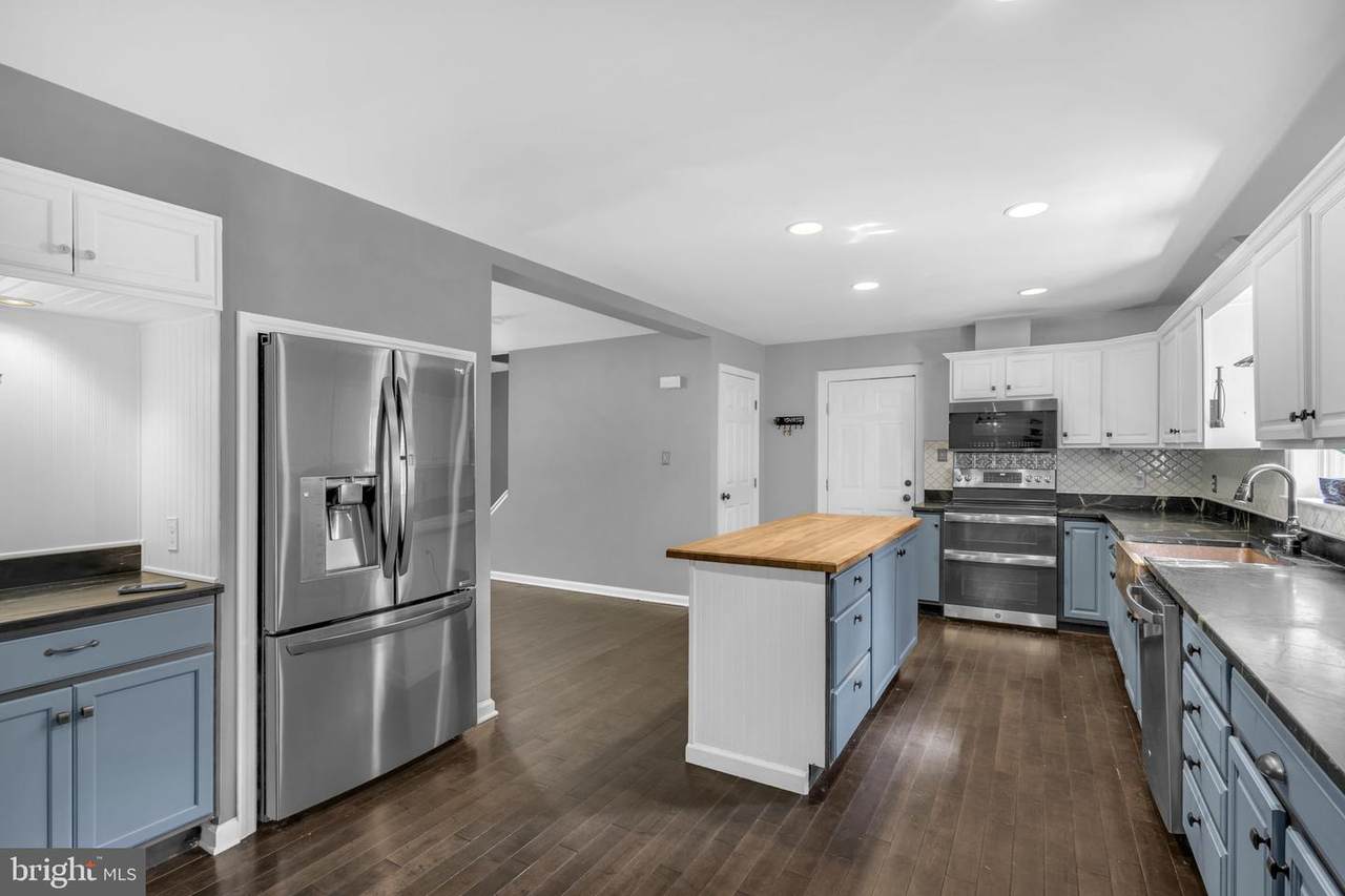 3895 Hunting Creek Road - Photo 1