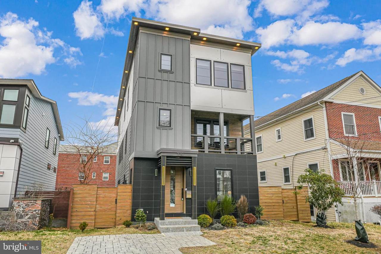 729 Barton Street - Photo 1