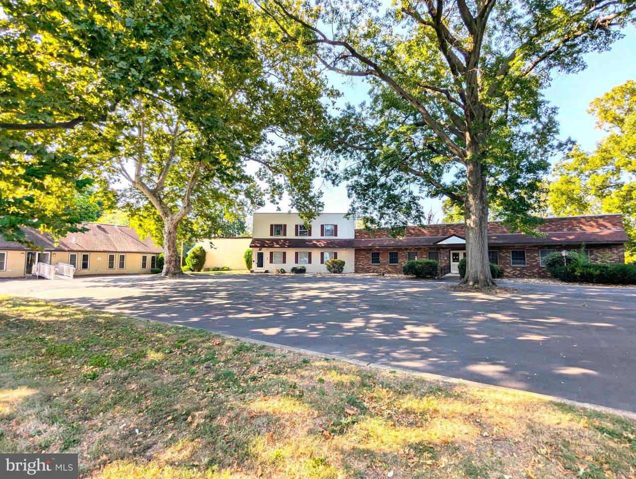 10-16 Reeves Avenue - Photo 1