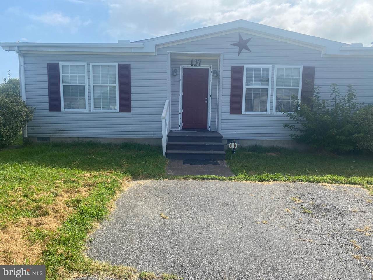 137 Beth Place - Photo 1
