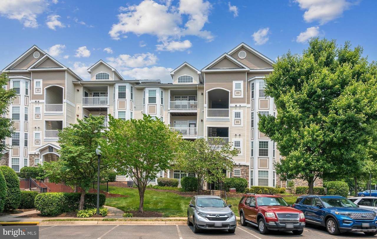 501 Sunset Terrace - Photo 1