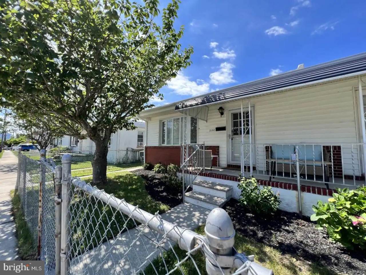 1648 Beach Avenue - Photo 1