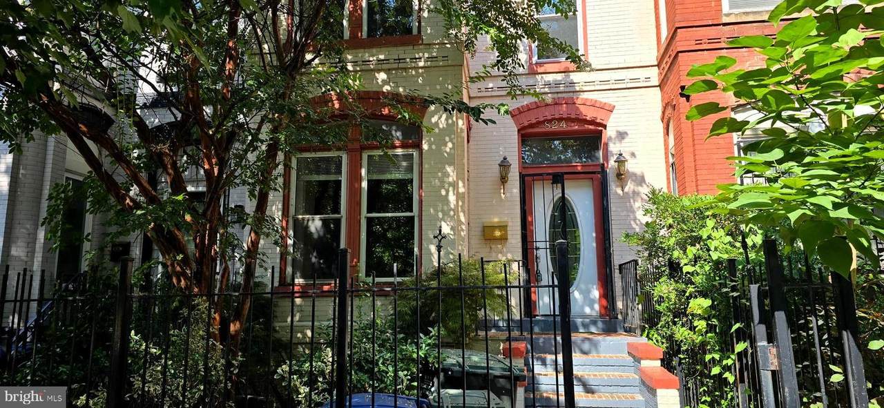 824 7TH Street - Photo 1