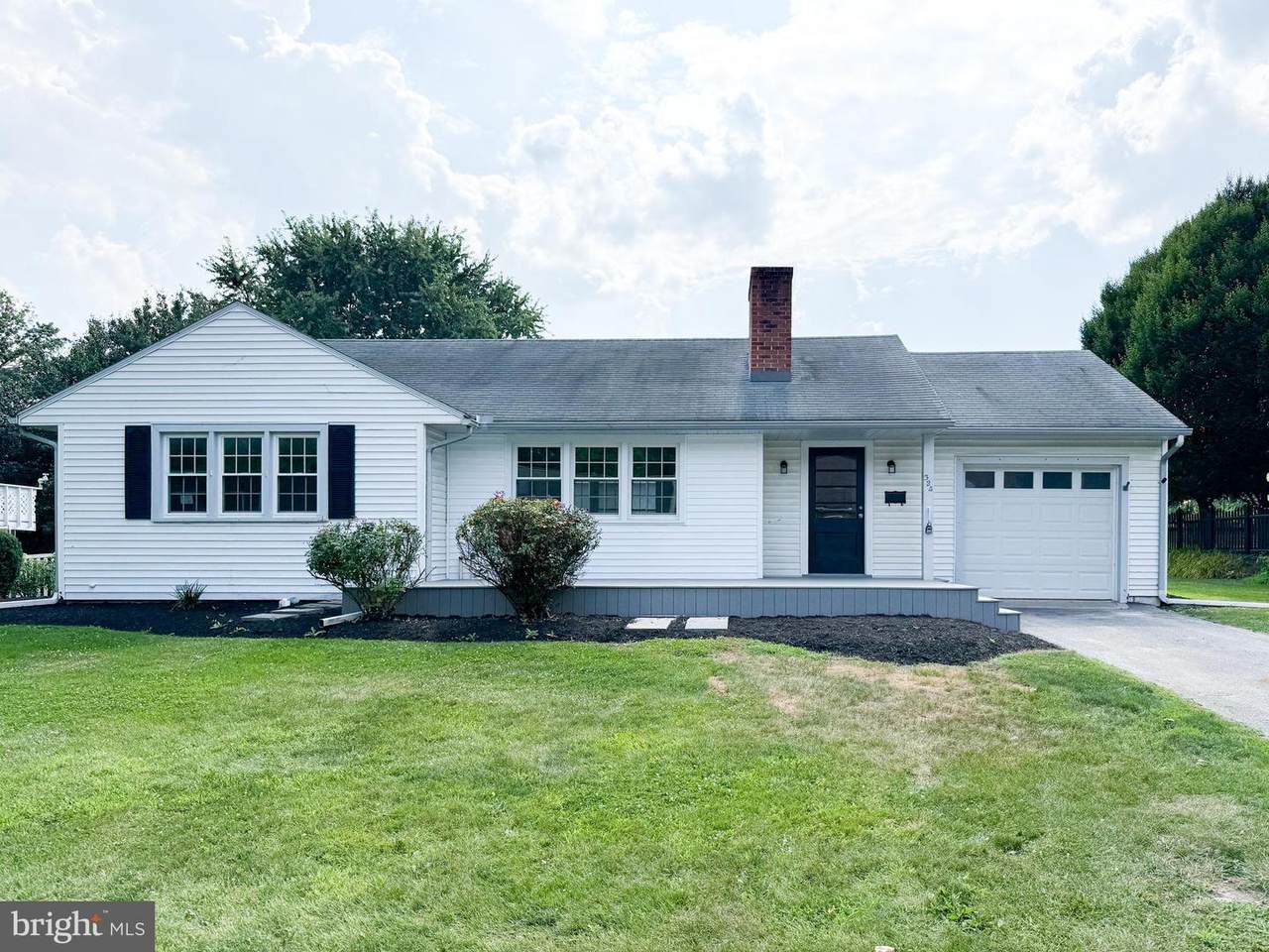 324 Highlawn Avenue - Photo 1