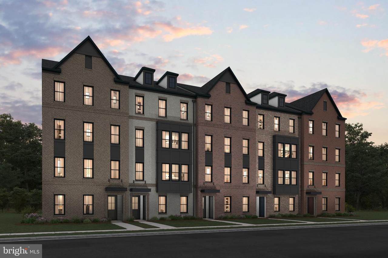 4807 Bauhaus Square - Photo 1