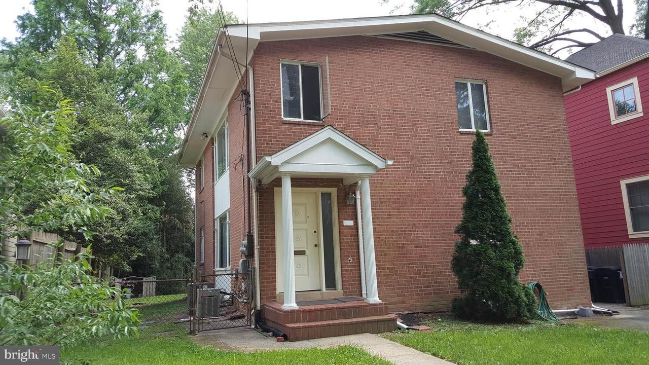 1034 17TH Street - Photo 1