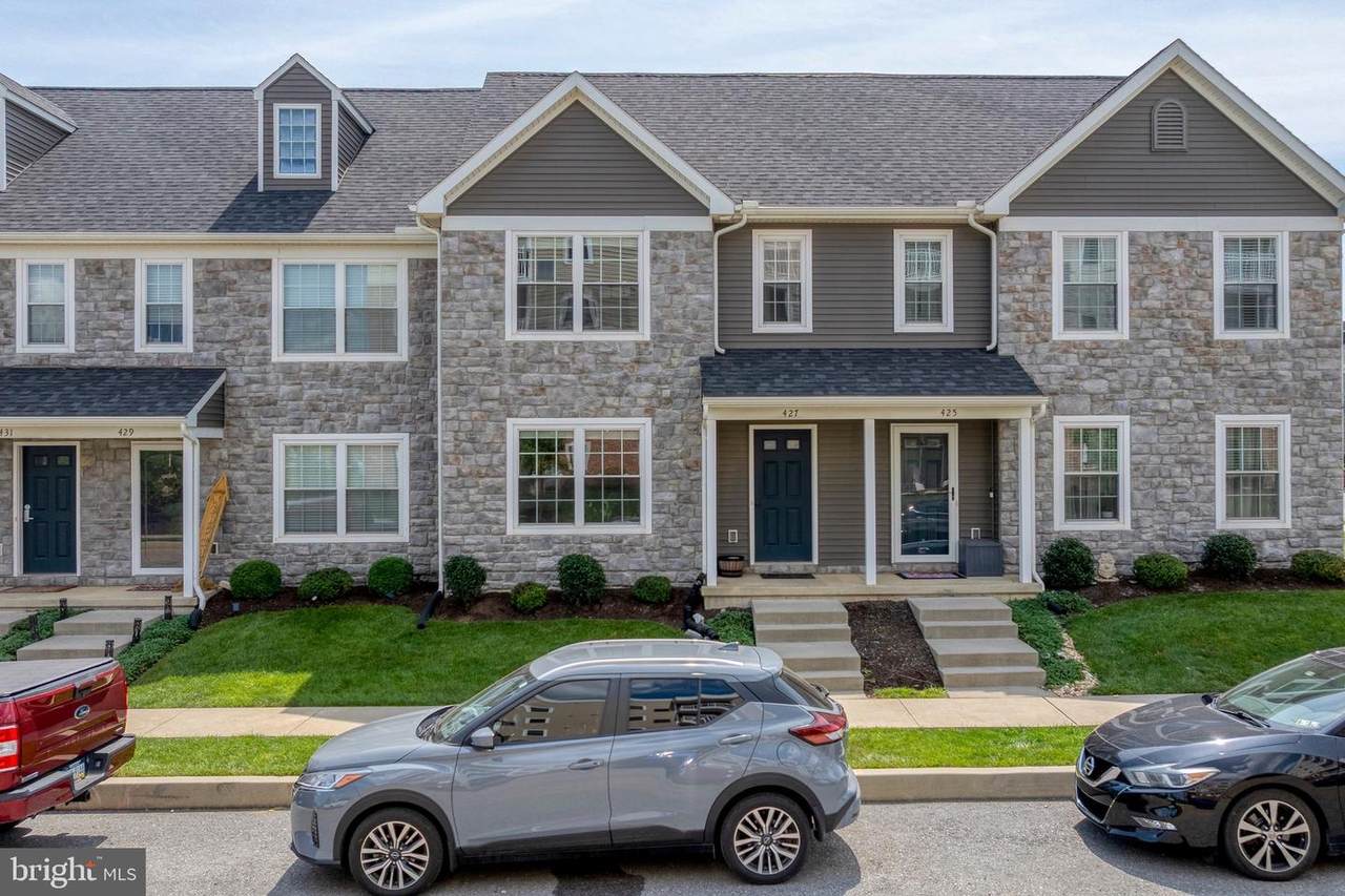 427 Springwood Drive - Photo 1