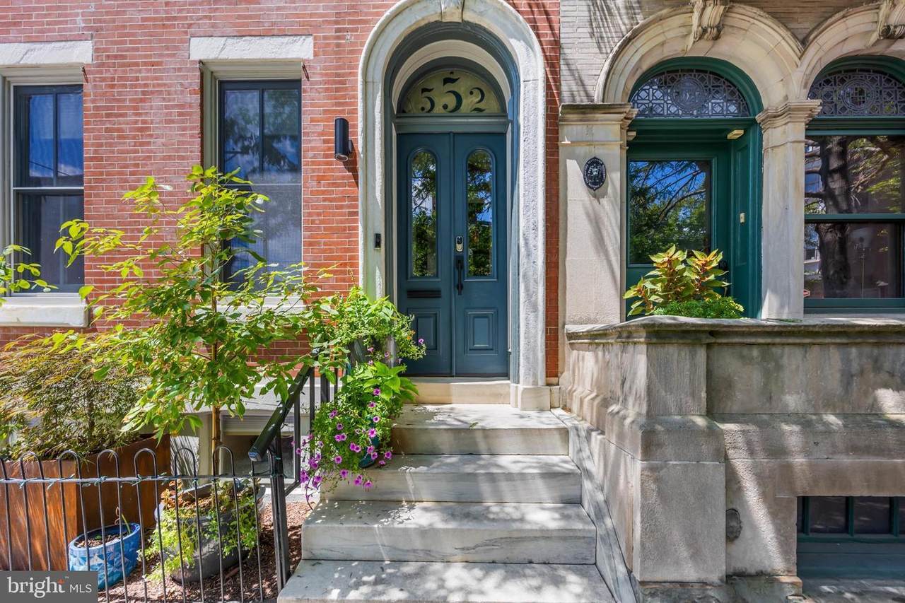 552 18TH Street - Photo 1