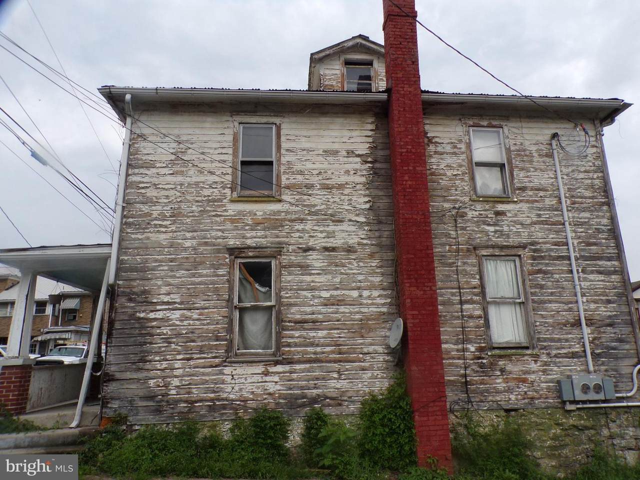 https://bt-photos.global.ssl.fastly.net/brightmls/1280_boomver_1_804063914162-2.jpg