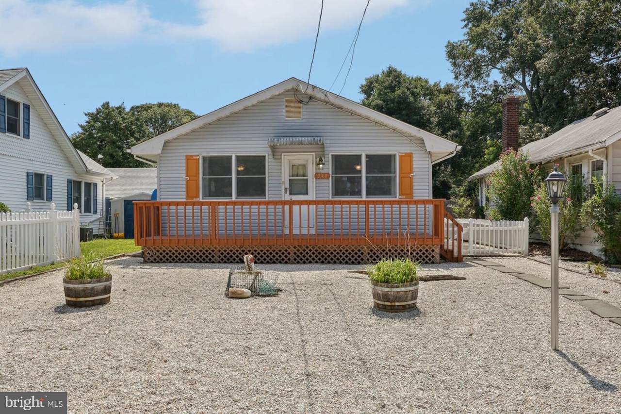 218 Swan Boulevard - Photo 1