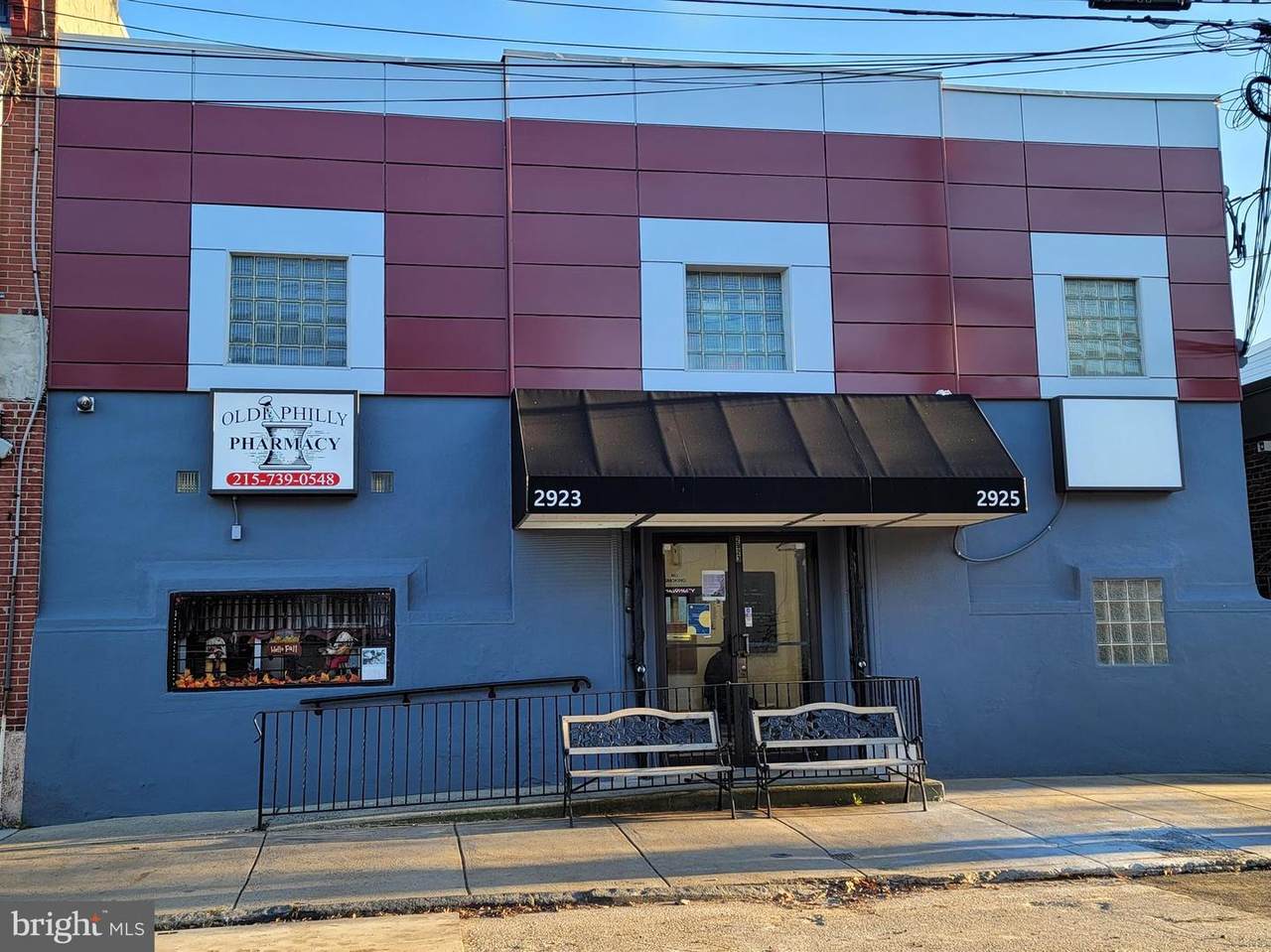 2923 Thompson Street - Photo 1