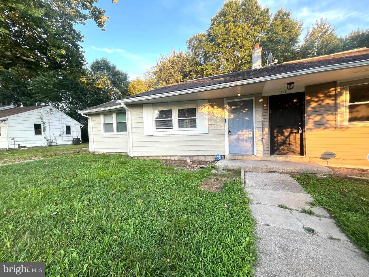 219 Kinsley Road - Photo 1