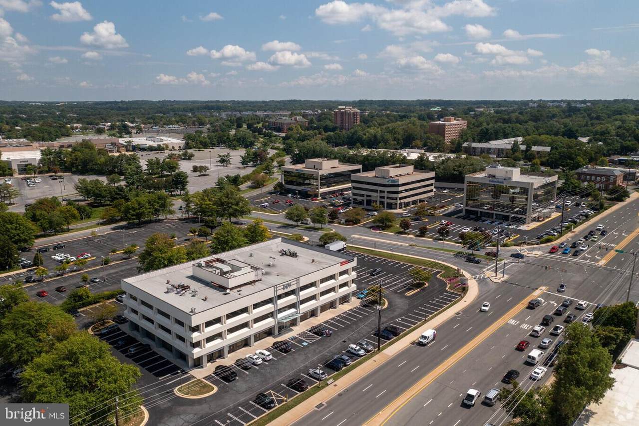 501 N Frederick Ave - Photo 1