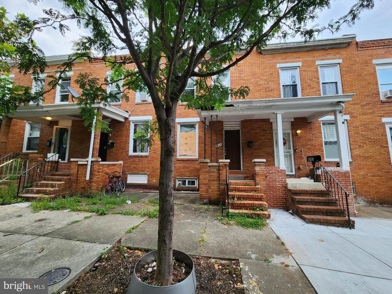 615 Clinton Street - Photo 1