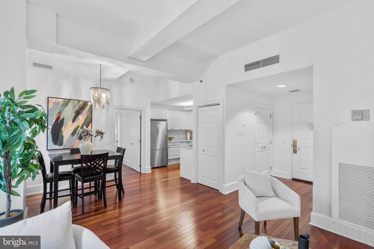 1500 Chestnut Street - Photo 1