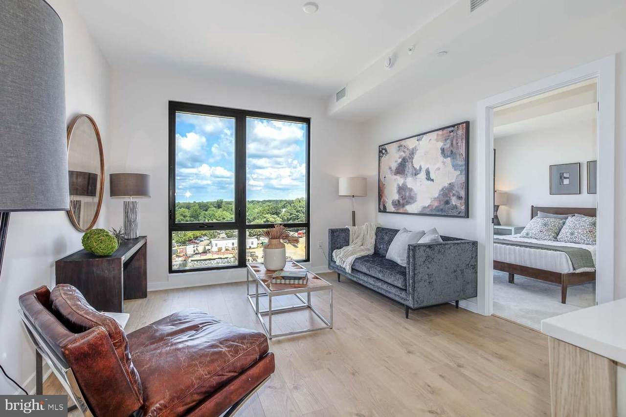 255 W. Falls Station Boulevard - Photo 1