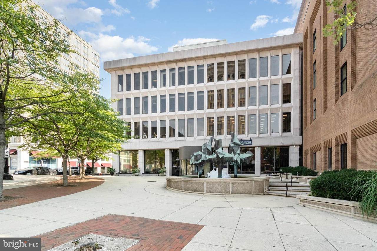 28 Penn Square - Photo 1
