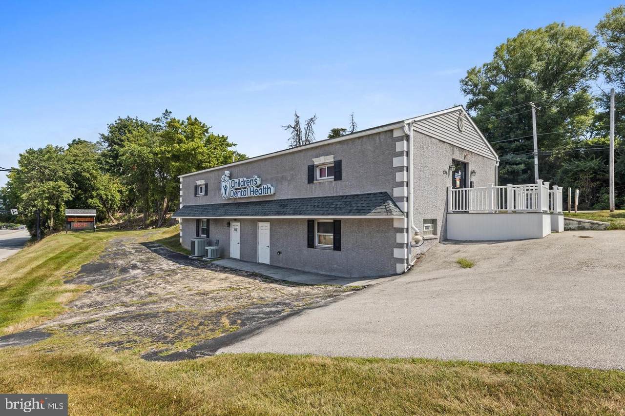 238 Crest Avenue - Photo 1