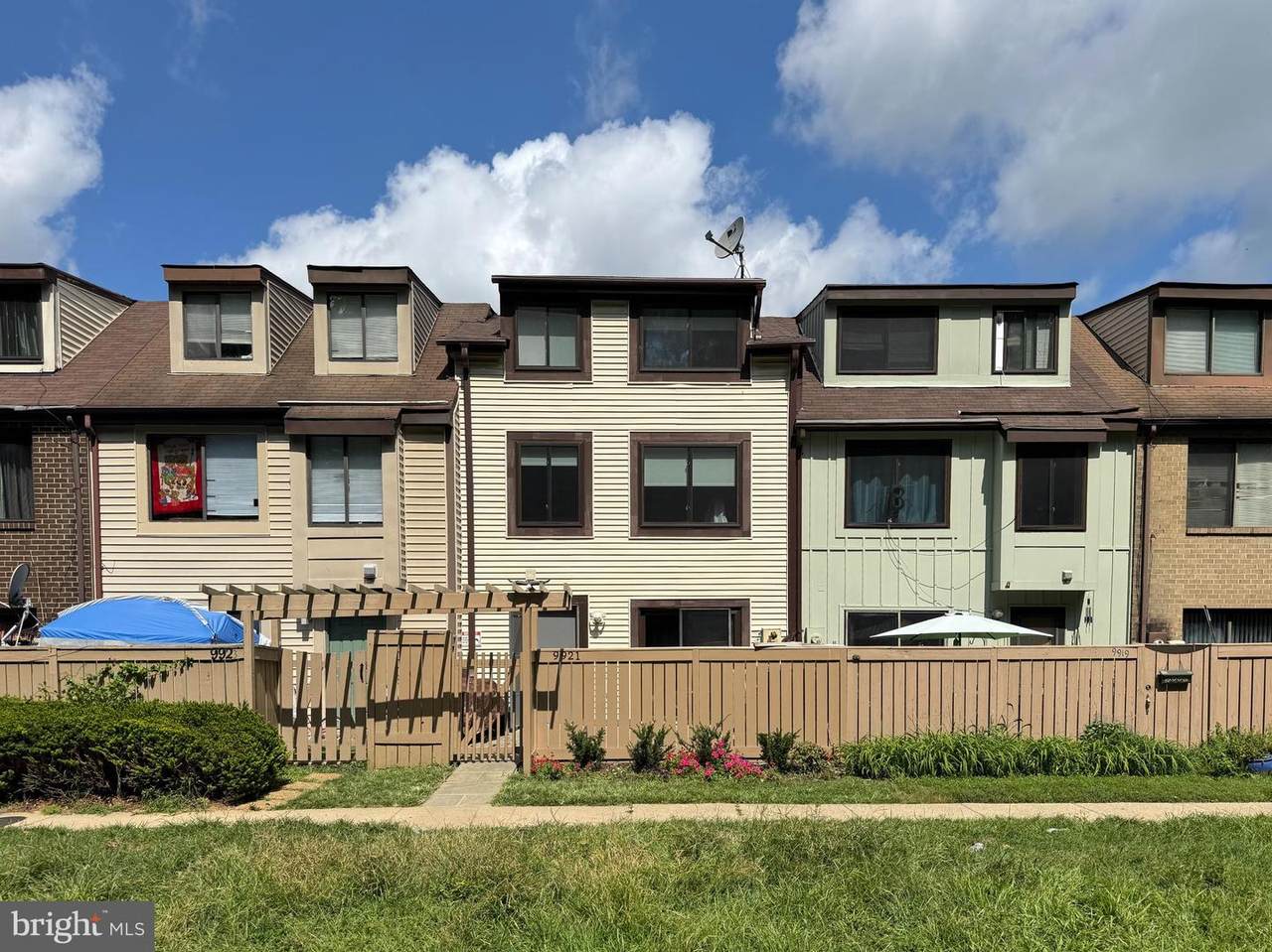 9921 Forest View Place - Photo 1