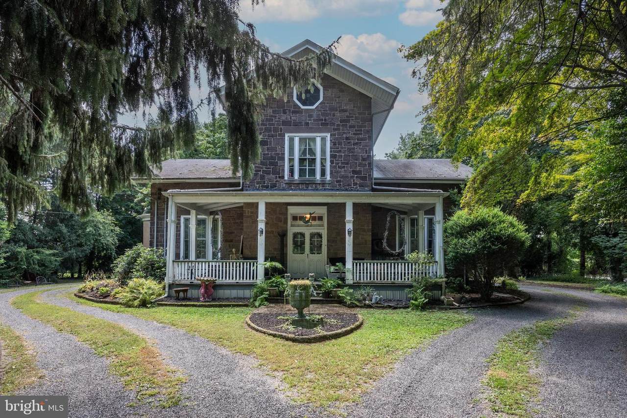 705 Woodlane Road - Photo 1